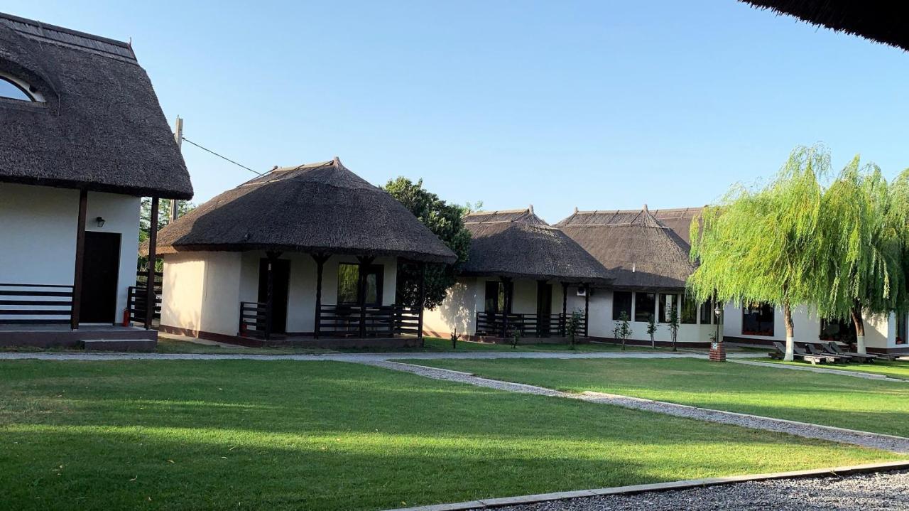 Casa Patru Anotimpuri Hotel Dunavatu de Jos Exterior photo